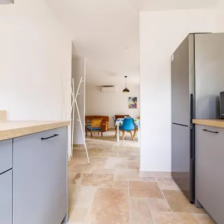 Rez-de-villa Avec Espace Arbore Privatif Sainte-Maxime