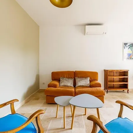 Rez-de-villa Avec Espace Arboré Privatif Sainte-Maxime