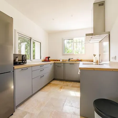 Rez-de-villa Avec Espace Arbore Privatif * Sainte-Maxime