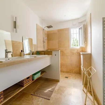 Rez-de-villa Avec Espace Arbore Privatif * Sainte-Maxime