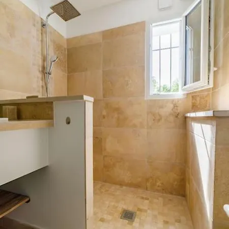 Rez-de-villa Avec Espace Arbore Privatif