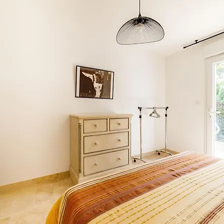 Rez-de-villa Avec Espace Arbore Privatif * Sainte-Maxime