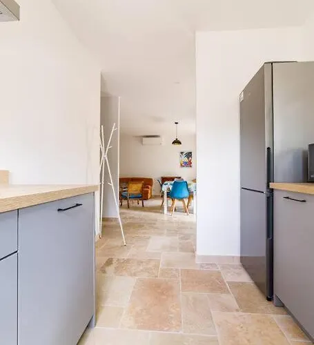 Rez-de-villa Avec Espace Arboré Privatif Sainte-Maxime