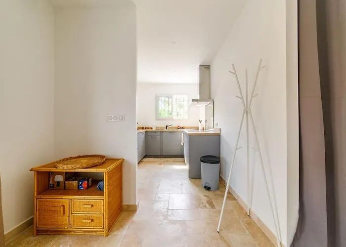 Rez-de-villa Avec Espace Arboré Privatif