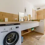 Rez-de-villa Avec Espace Arbore Privatif Sainte-Maxime