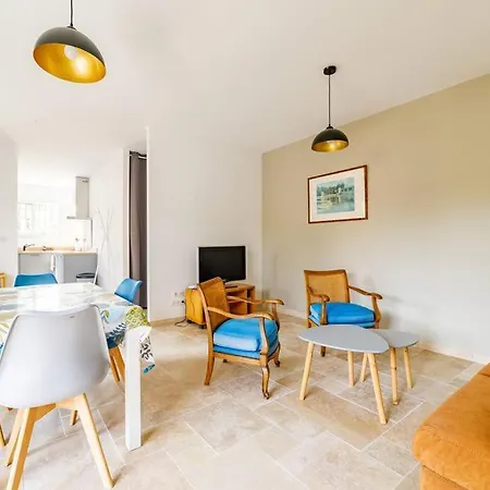 Rez-de-villa Avec Espace Arbore Privatif Daire *