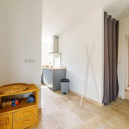 Rez-de-villa Avec Espace Arbore Privatif Апартаменты