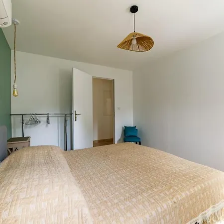 Rez-de-villa Avec Espace Arbore Privatif * Сент-Максим