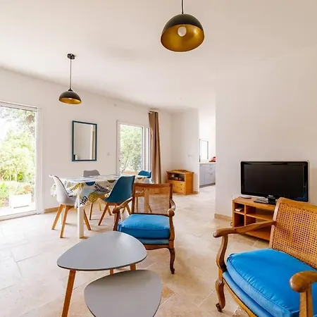 Rez-de-villa Avec Espace Arbore Privatif Daire *