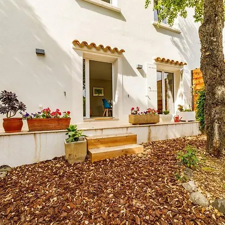 Rez-de-villa Avec Espace Arbore Privatif * Sainte-Maxime