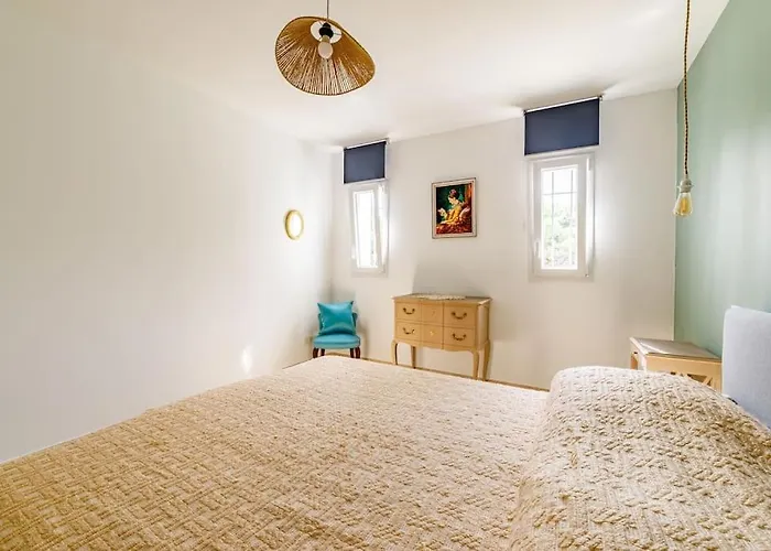 Rez-de-villa Avec Espace Arbore Privatif * Sainte-Maxime