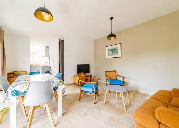 Rez-de-villa Avec Espace Arbore Privatif Апартаменти *