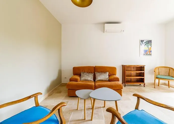 Rez-de-villa Avec Espace Arbore Privatif Sainte-Maxime