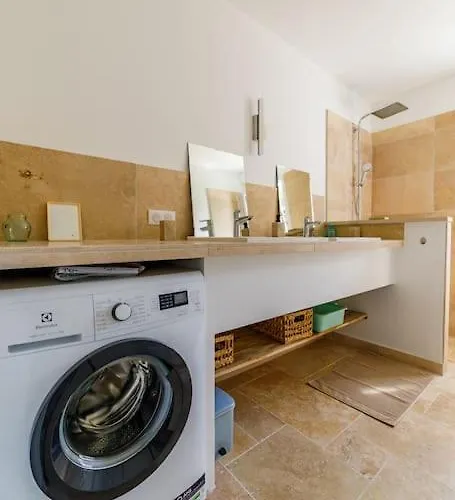 Rez-de-villa Avec Espace Arbore Privatif Sainte-Maxime