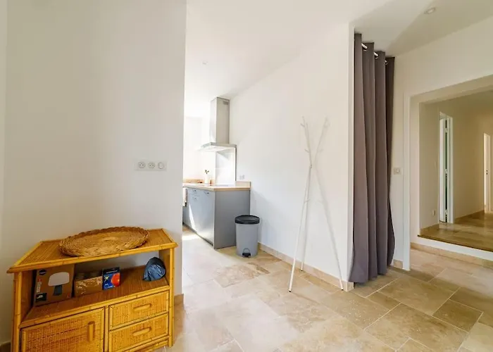 Rez-de-villa Avec Espace Arbore Privatif Апартаменти