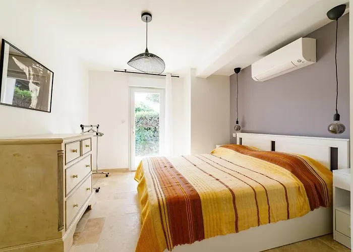 Rez-de-villa Avec Espace Arbore Privatif Daire