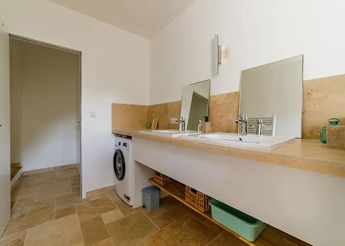 Daire Rez-de-villa Avec Espace Arbore Privatif