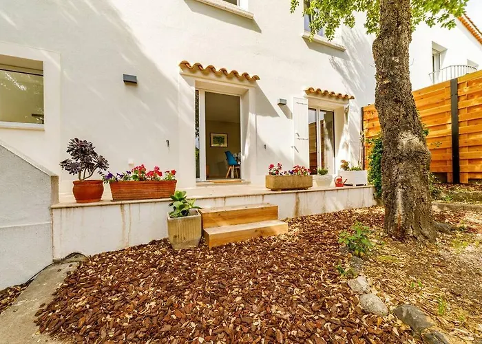 Rez-de-villa Avec Espace Arbore Privatif * Sainte-Maxime